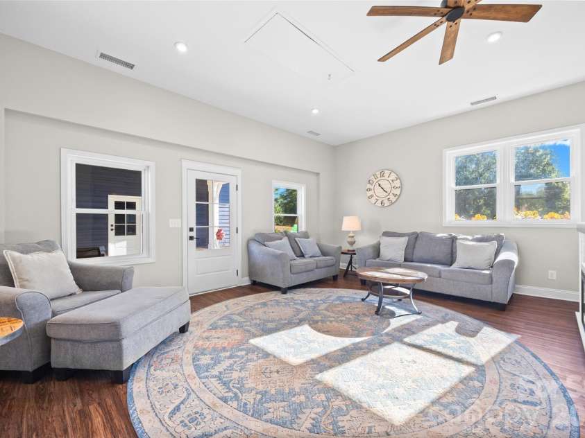 3076 Crestview Lane, Lancaster, SC 29720.  MLS# CAR4433451, YatesRealty ID 57965. Living room