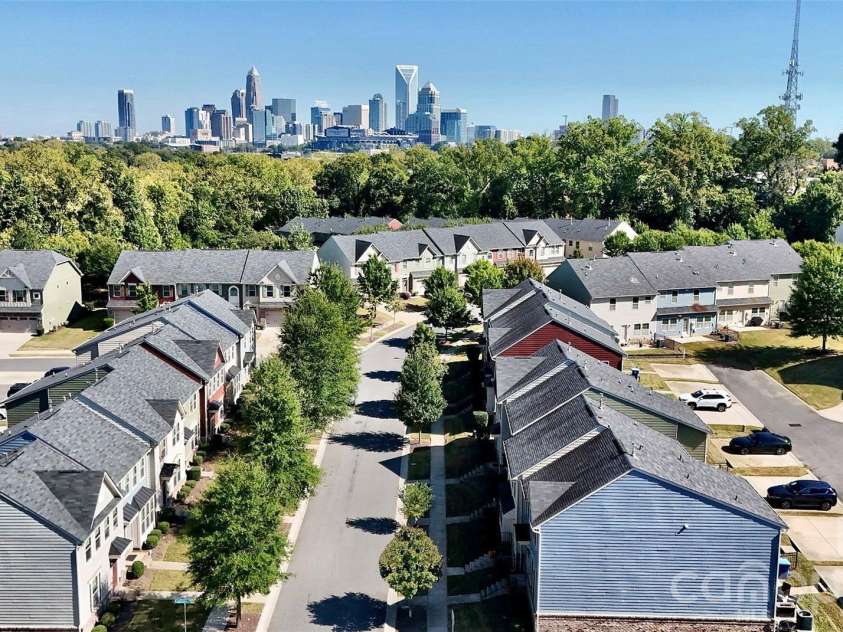 1710 Evergreen Drive, Charlotte, NC 28208.  MLS# CAR4433054, YatesRealty ID 57968. 