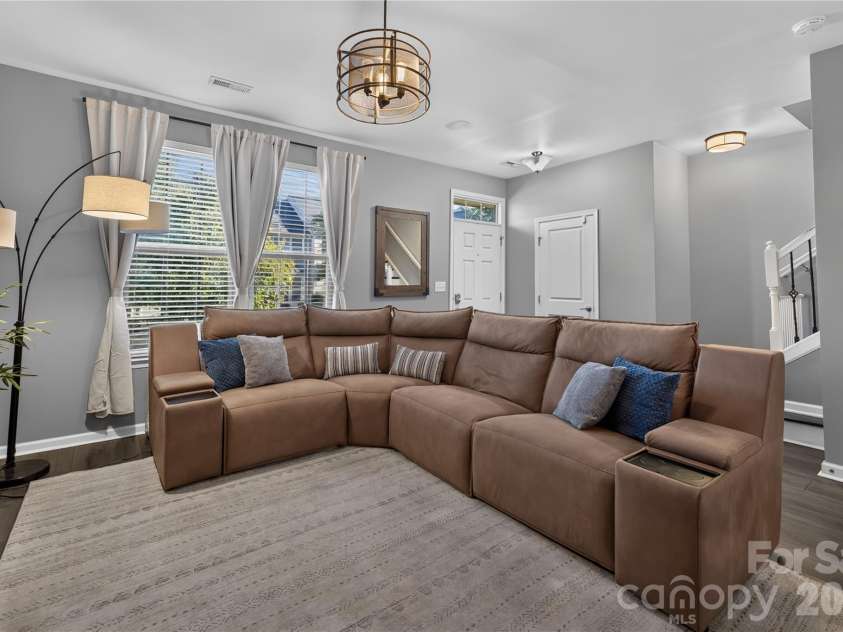1710 Evergreen Drive, Charlotte, NC 28208.  MLS# CAR4433054, YatesRealty ID 57968. 