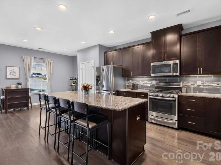 1710 Evergreen Drive, Charlotte, NC 28208.  MLS# CAR4433054, YatesRealty ID 57968. 