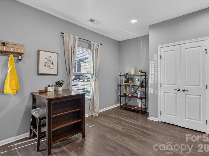 1710 Evergreen Drive, Charlotte, NC 28208.  MLS# CAR4433054, YatesRealty ID 57968. 