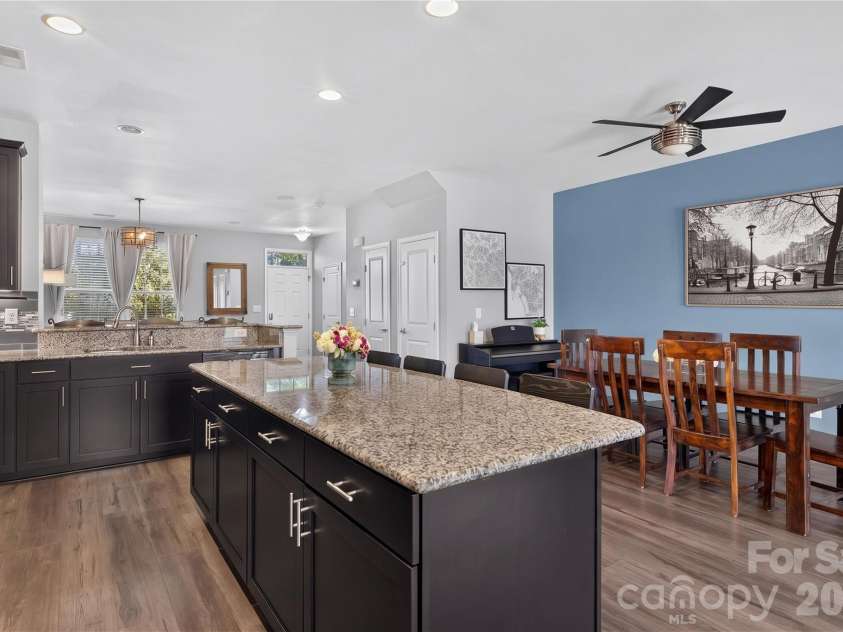 1710 Evergreen Drive, Charlotte, NC 28208.  MLS# CAR4433054, YatesRealty ID 57968. 