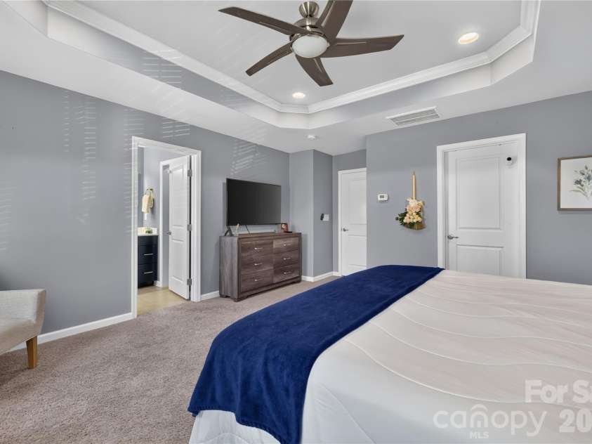 1710 Evergreen Drive, Charlotte, NC 28208.  MLS# CAR4433054, YatesRealty ID 57968. 