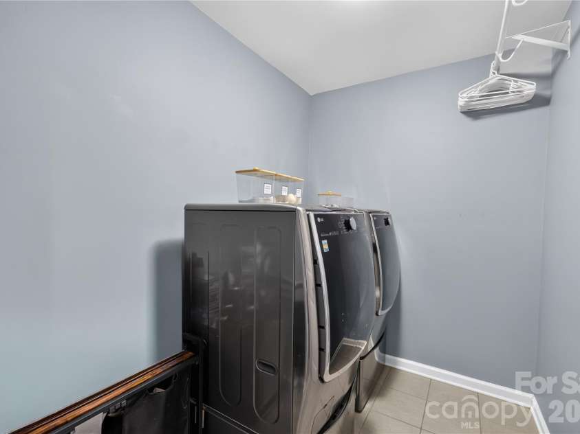 1710 Evergreen Drive, Charlotte, NC 28208.  MLS# CAR4433054, YatesRealty ID 57968. 