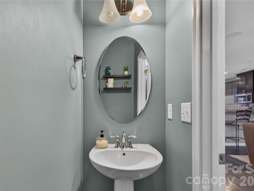 1710 Evergreen Drive, Charlotte, NC 28208.  MLS# CAR4433054, YatesRealty ID 57968. 