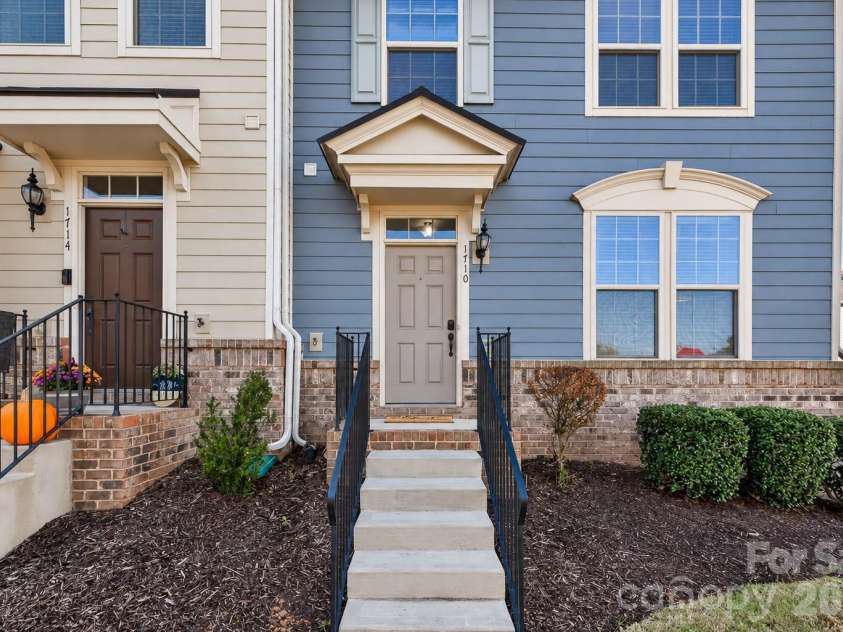 1710 Evergreen Drive, Charlotte, NC 28208.  MLS# CAR4433054, YatesRealty ID 57968. 