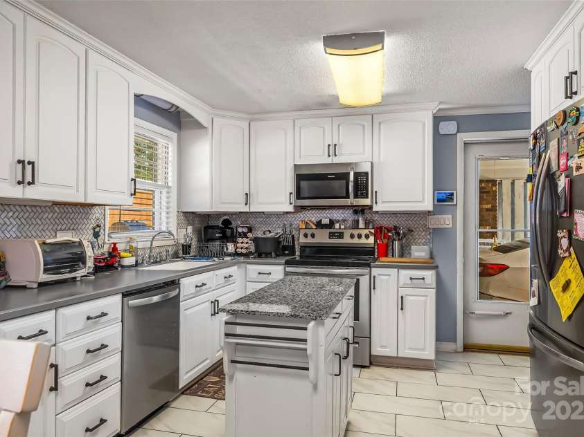 304 Parlier Avenue, Conover, NC 28613.  MLS# CAR4321897, YatesRealty ID 5797. 