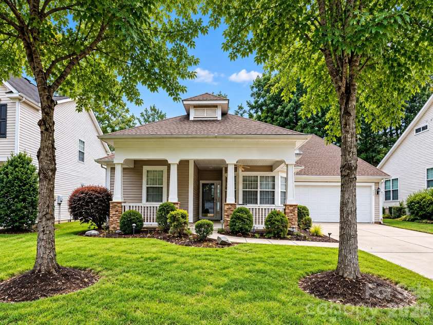 3820 Planters Watch Drive, Charlotte, NC 28278.  MLS# CAR4429944, YatesRealty ID 57971. 