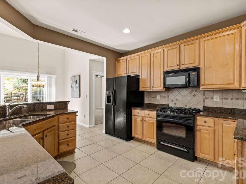 3820 Planters Watch Drive, Charlotte, NC 28278.  MLS# CAR4429944, YatesRealty ID 57971. 