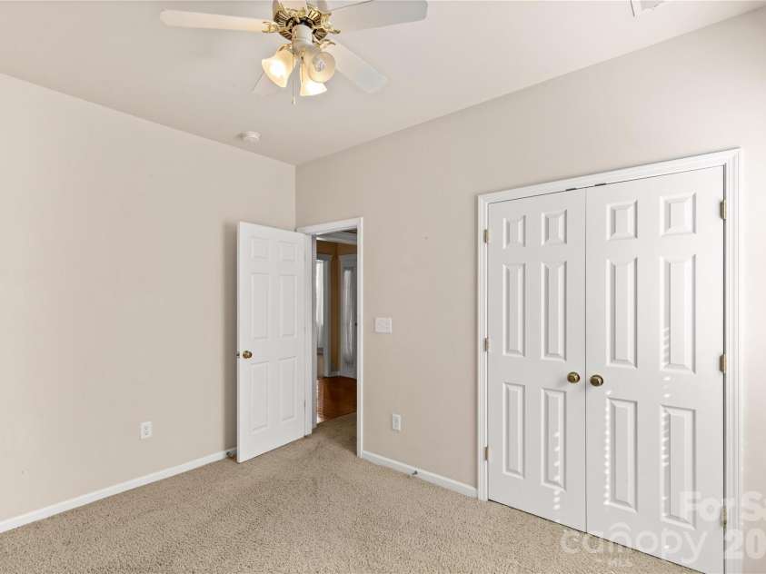 3820 Planters Watch Drive, Charlotte, NC 28278.  MLS# CAR4429944, YatesRealty ID 57971. 