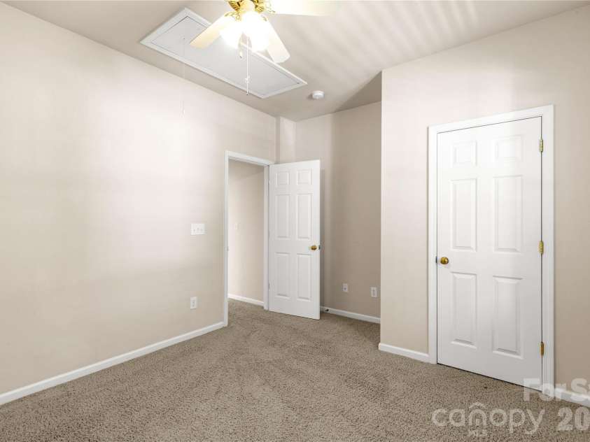 3820 Planters Watch Drive, Charlotte, NC 28278.  MLS# CAR4429944, YatesRealty ID 57971. 
