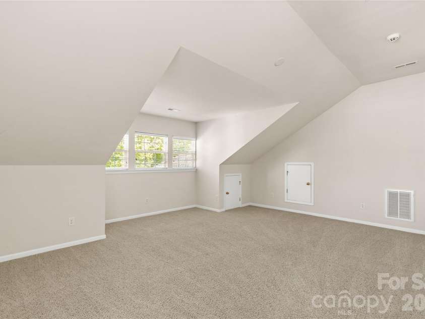 3820 Planters Watch Drive, Charlotte, NC 28278.  MLS# CAR4429944, YatesRealty ID 57971. 