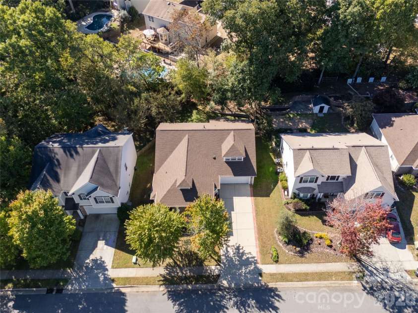 3820 Planters Watch Drive, Charlotte, NC 28278.  MLS# CAR4429944, YatesRealty ID 57971. 