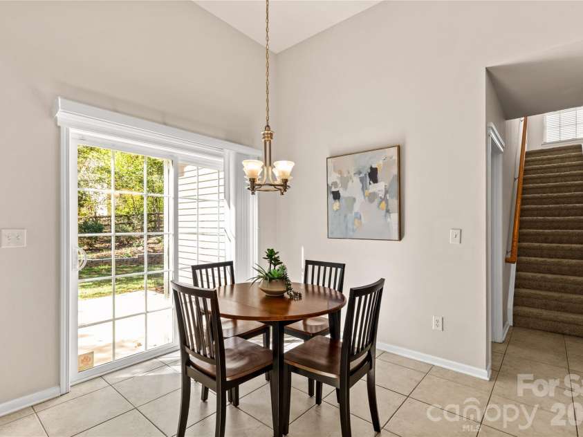 3820 Planters Watch Drive, Charlotte, NC 28278.  MLS# CAR4429944, YatesRealty ID 57971. Breakfast room