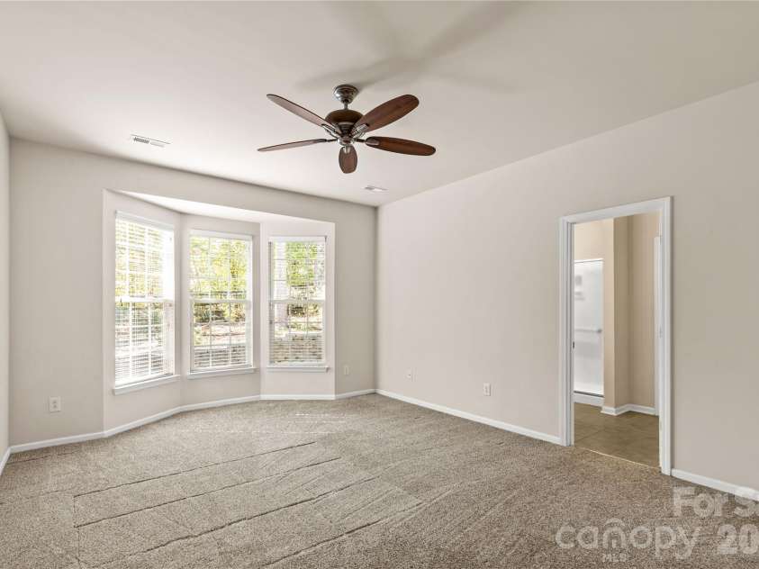 3820 Planters Watch Drive, Charlotte, NC 28278.  MLS# CAR4429944, YatesRealty ID 57971. Primary suite