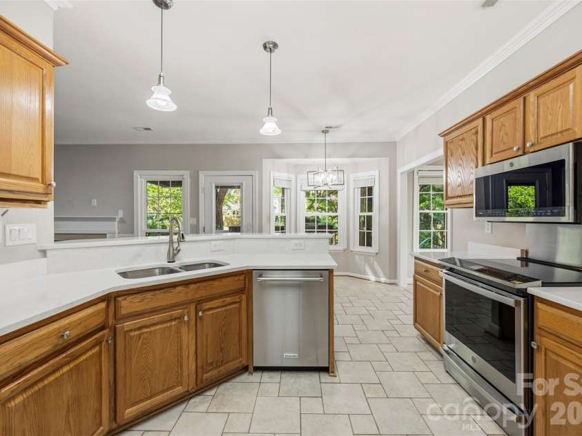9014 Pickering Grove Lane, Charlotte, NC 28216.  MLS# CAR4420257, YatesRealty ID 57977. 