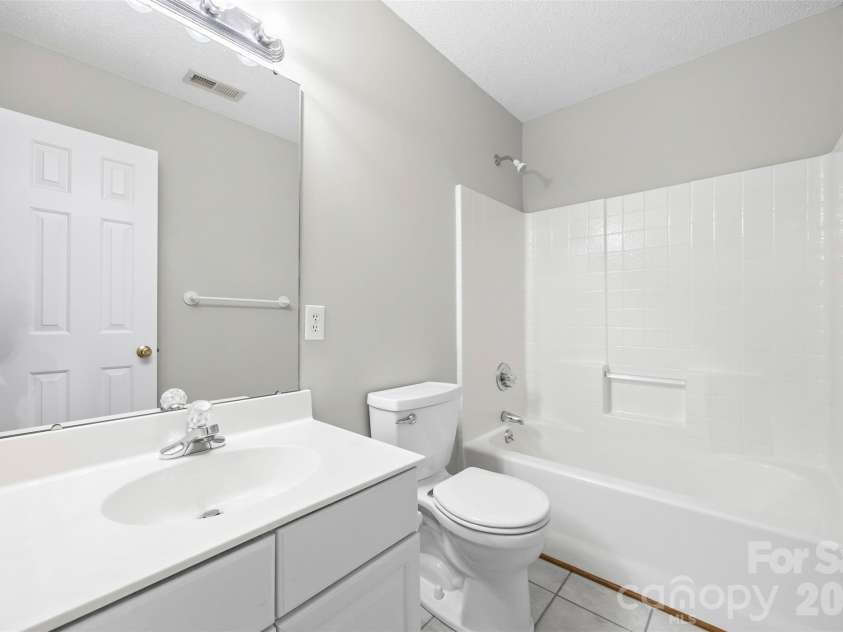 9014 Pickering Grove Lane, Charlotte, NC 28216.  MLS# CAR4420257, YatesRealty ID 57977. 