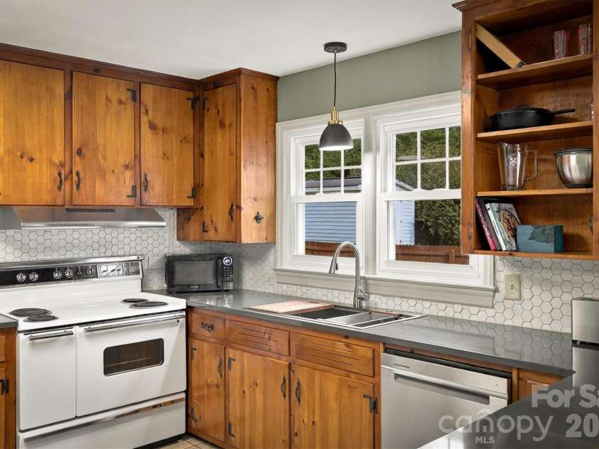 214 Morehead Street, Morganton, NC 28655.  MLS# CAR4421785, YatesRealty ID 57982. 