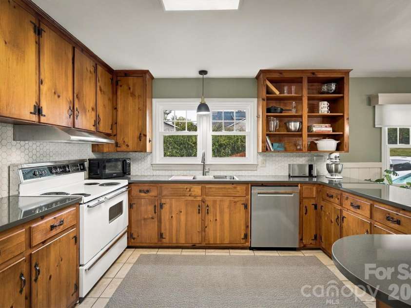 214 Morehead Street, Morganton, NC 28655.  MLS# CAR4421785, YatesRealty ID 57982. 