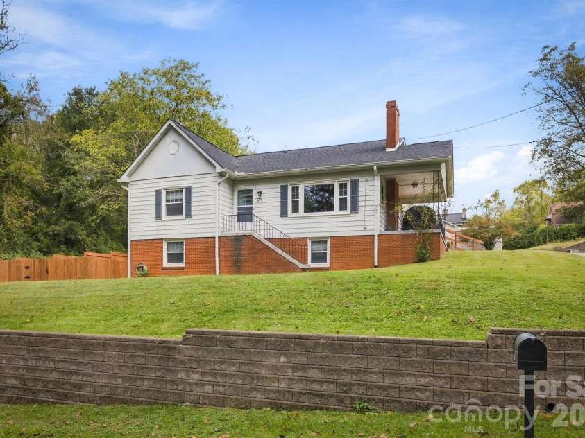 214 Morehead Street, Morganton, NC 28655.  MLS# CAR4421785, YatesRealty ID 57982. 