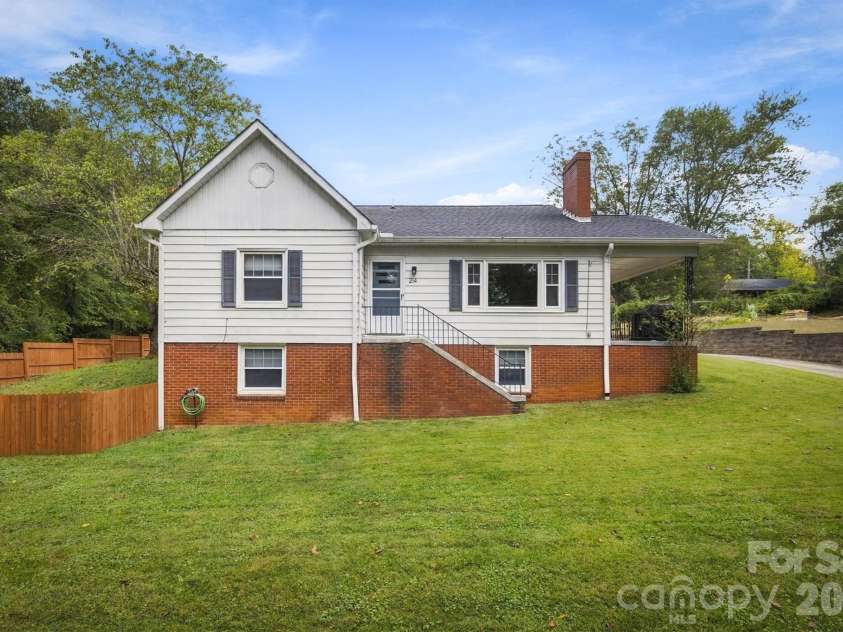 214 Morehead Street, Morganton, NC 28655.  MLS# CAR4421785, YatesRealty ID 57982. 