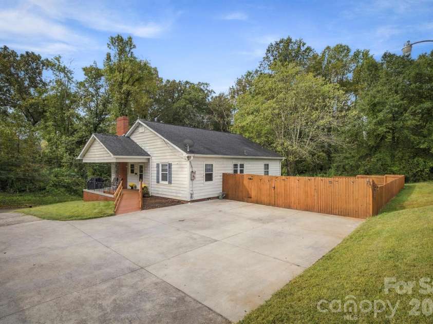 214 Morehead Street, Morganton, NC 28655.  MLS# CAR4421785, YatesRealty ID 57982. 