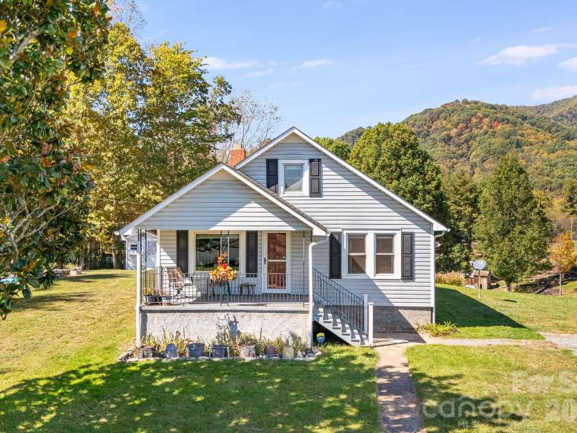 39 Brown Cove Road, Clyde, NC 28721.  MLS# CAR4433477, YatesRealty ID 57984. 