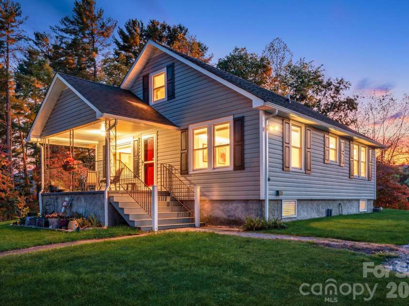 39 Brown Cove Road, Clyde, NC 28721.  MLS# CAR4433477, YatesRealty ID 57984. 