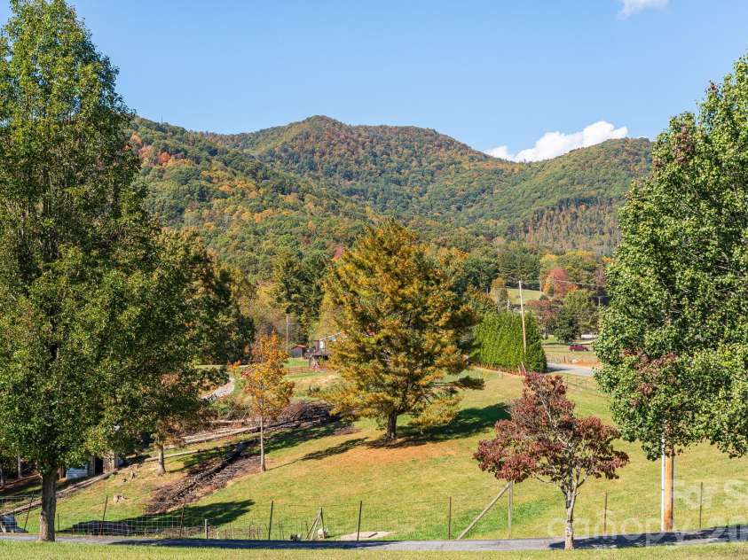 39 Brown Cove Road, Clyde, NC 28721.  MLS# CAR4433477, YatesRealty ID 57984. 