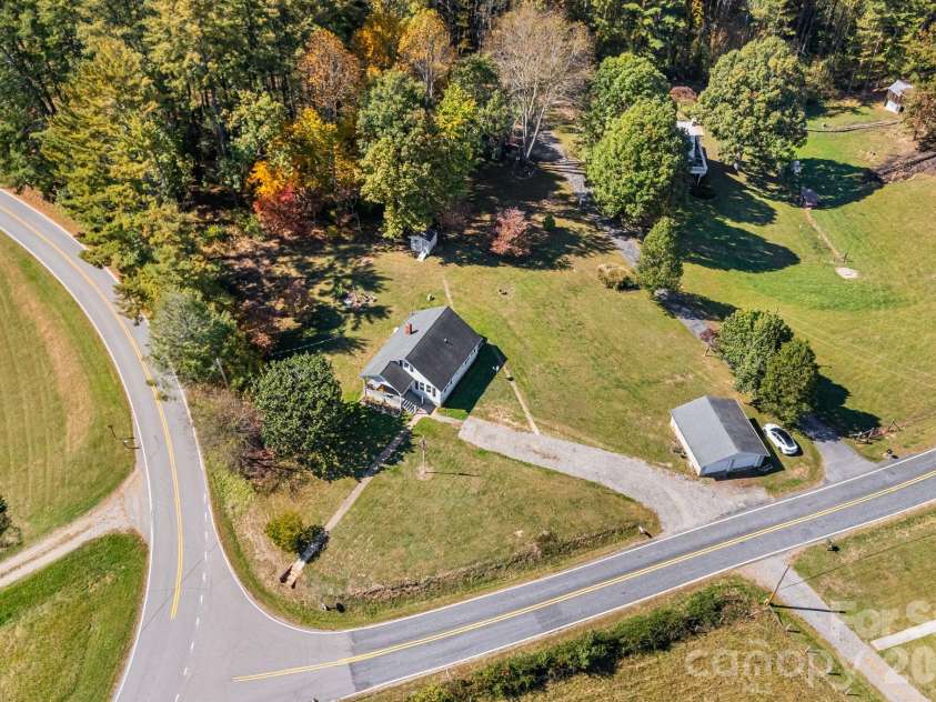 39 Brown Cove Road, Clyde, NC 28721.  MLS# CAR4433477, YatesRealty ID 57984. 