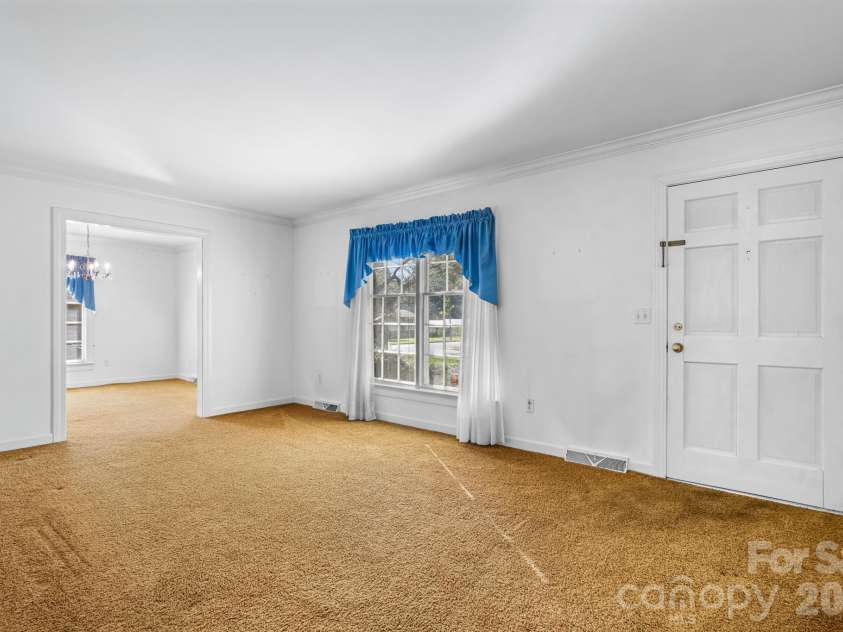 1910 13th Street, Hickory, NC 28601.  MLS# CAR4431211, YatesRealty ID 57986. 