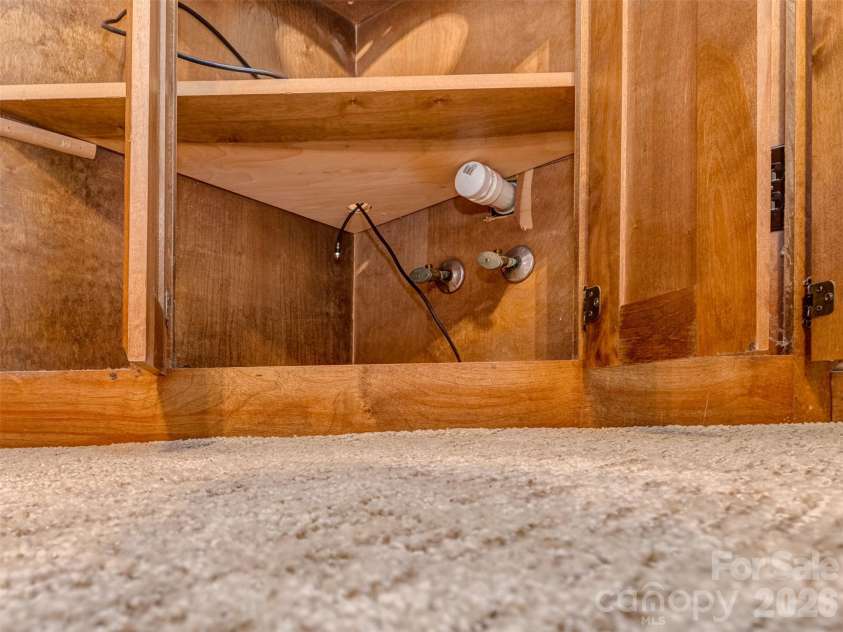 7301 Lee Rea Road, Charlotte, NC 28226.  MLS# CAR4428140, YatesRealty ID 57988. Corner Piece plumbed for Wet Bar