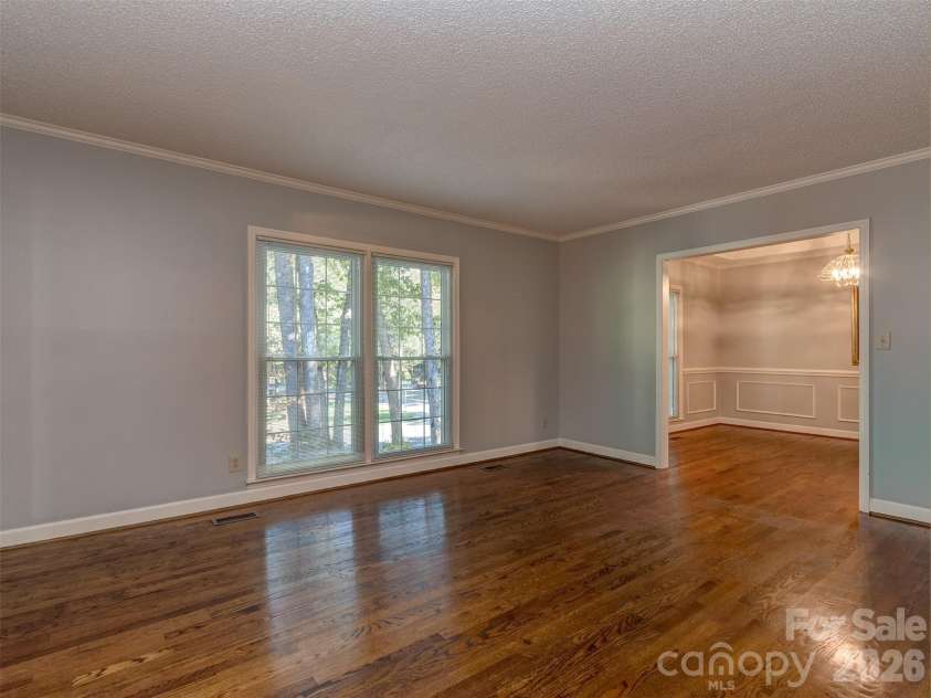 7301 Lee Rea Road, Charlotte, NC 28226.  MLS# CAR4428140, YatesRealty ID 57988. Living Room