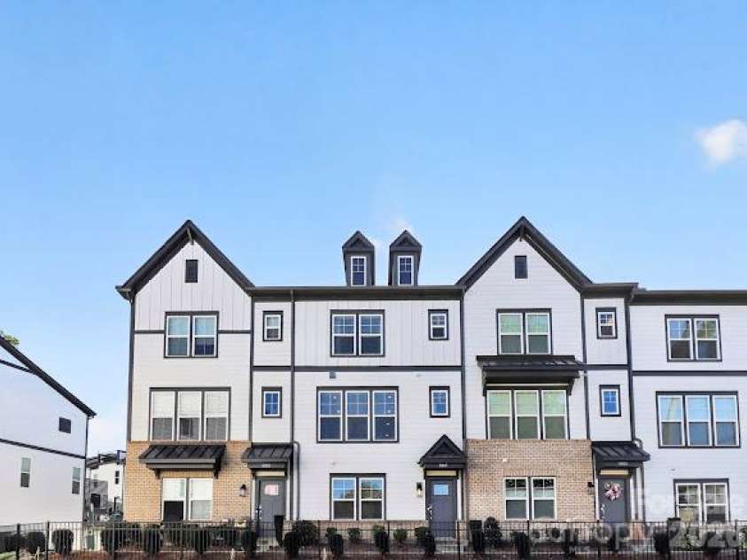 5017 Nestling Spring Street, Charlotte, NC 28205.  MLS# CAR4436396, YatesRealty ID 57989. 