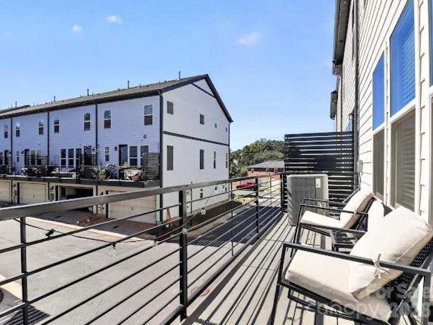 5017 Nestling Spring Street, Charlotte, NC 28205.  MLS# CAR4436396, YatesRealty ID 57989. 