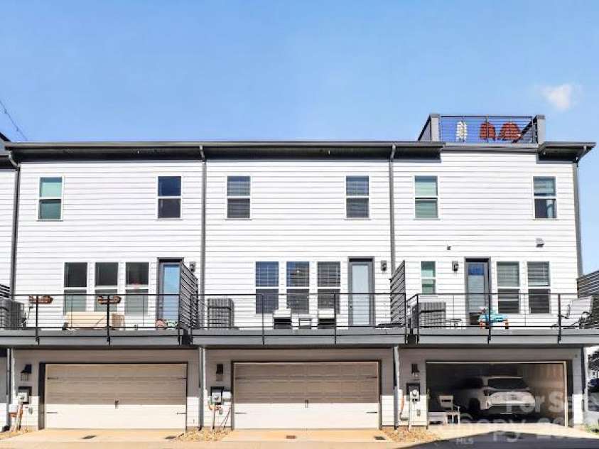 5017 Nestling Spring Street, Charlotte, NC 28205.  MLS# CAR4436396, YatesRealty ID 57989. 