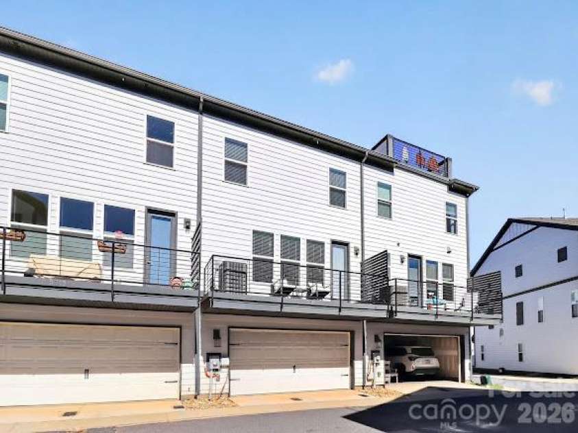 5017 Nestling Spring Street, Charlotte, NC 28205.  MLS# CAR4436396, YatesRealty ID 57989. 