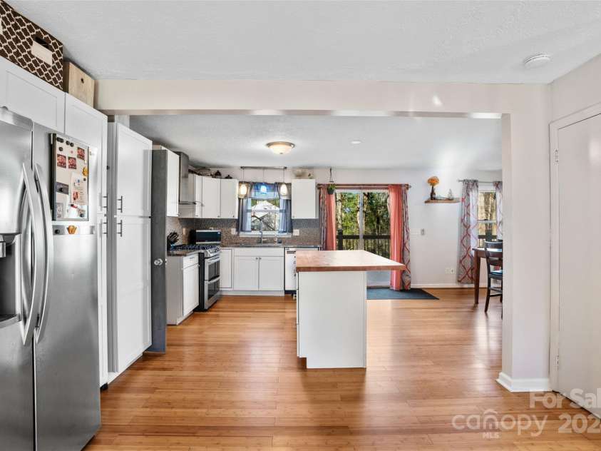 66 Beechwood Drive, Horse Shoe, NC 28742.  MLS# CAR4201481, YatesRealty ID 5799. 