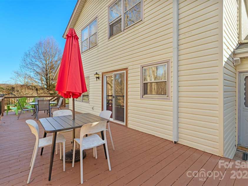 66 Beechwood Drive, Horse Shoe, NC 28742.  MLS# CAR4201481, YatesRealty ID 5799. 