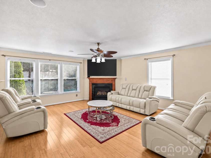 12607 Frank Wiley Lane, Charlotte, NC 28278.  MLS# CAR4433234, YatesRealty ID 57993. 