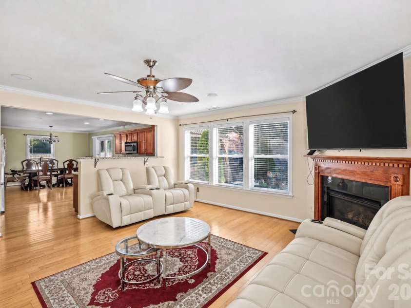 12607 Frank Wiley Lane, Charlotte, NC 28278.  MLS# CAR4433234, YatesRealty ID 57993. 