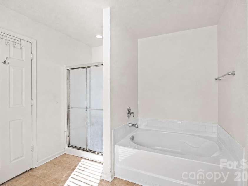 12607 Frank Wiley Lane, Charlotte, NC 28278.  MLS# CAR4433234, YatesRealty ID 57993. 