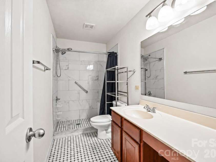 12607 Frank Wiley Lane, Charlotte, NC 28278.  MLS# CAR4433234, YatesRealty ID 57993. 