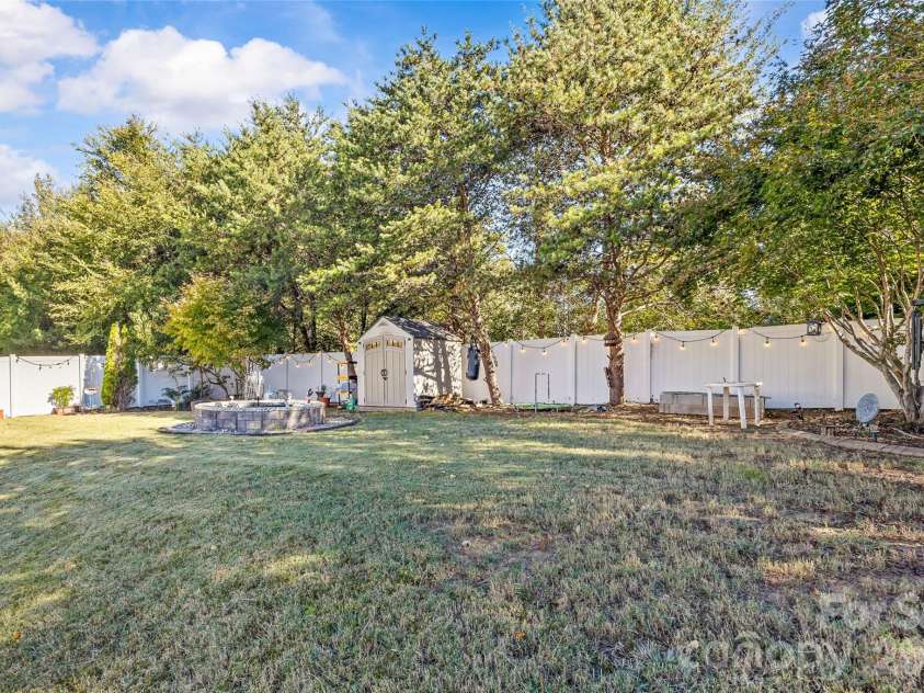 12607 Frank Wiley Lane, Charlotte, NC 28278.  MLS# CAR4433234, YatesRealty ID 57993. 