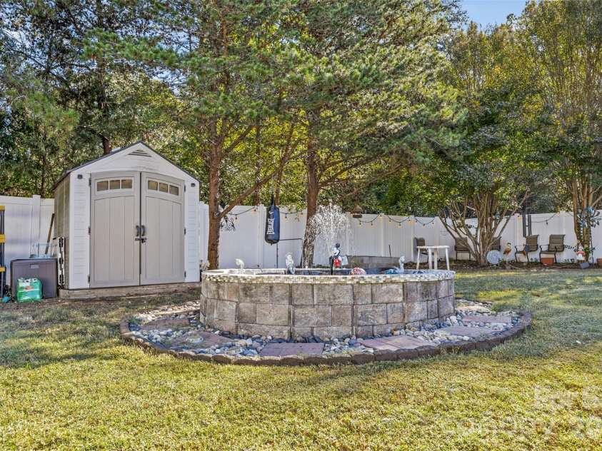 12607 Frank Wiley Lane, Charlotte, NC 28278.  MLS# CAR4433234, YatesRealty ID 57993. 