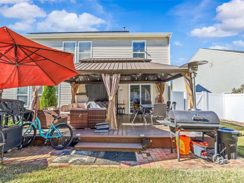 12607 Frank Wiley Lane, Charlotte, NC 28278.  MLS# CAR4433234, YatesRealty ID 57993. 