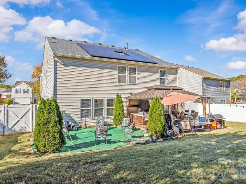 12607 Frank Wiley Lane, Charlotte, NC 28278.  MLS# CAR4433234, YatesRealty ID 57993. 