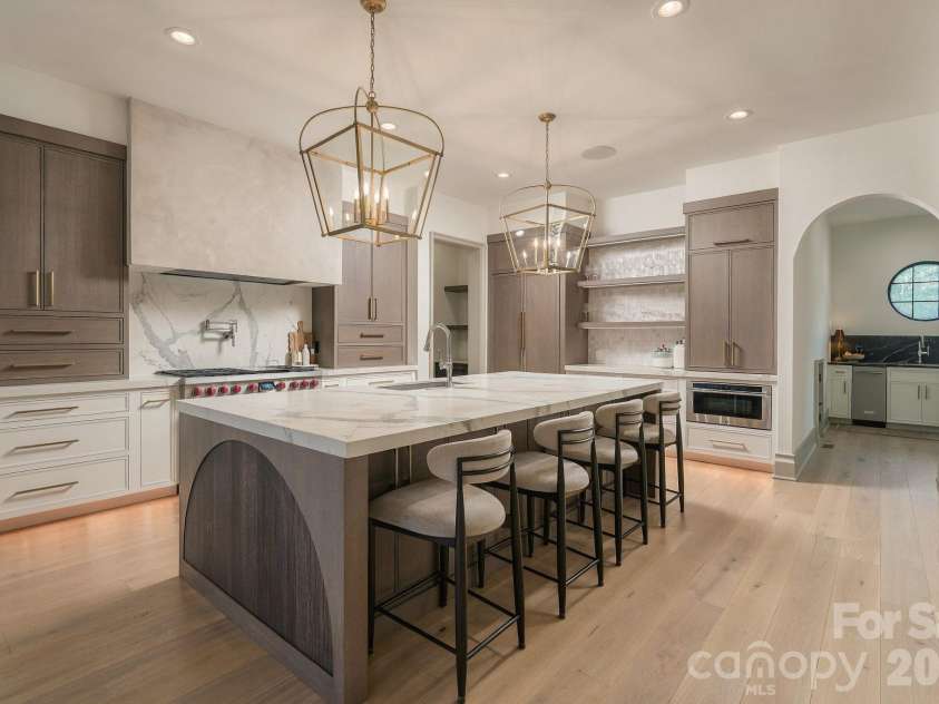 900 Jefferson Drive, Charlotte, NC 28270.  MLS# CAR4436637, YatesRealty ID 57994. 