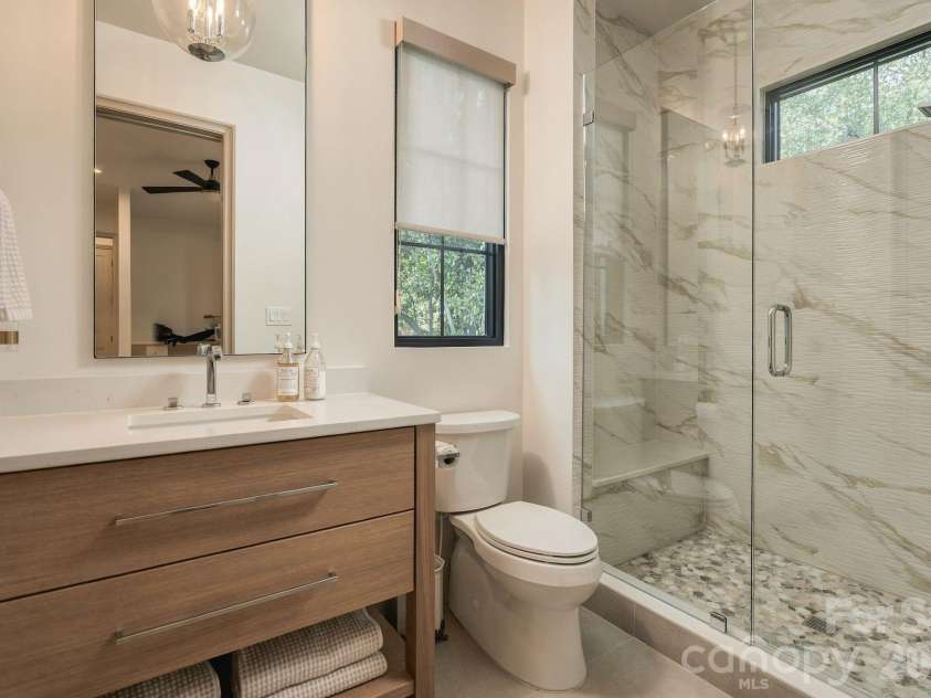 900 Jefferson Drive, Charlotte, NC 28270.  MLS# CAR4436637, YatesRealty ID 57994. 