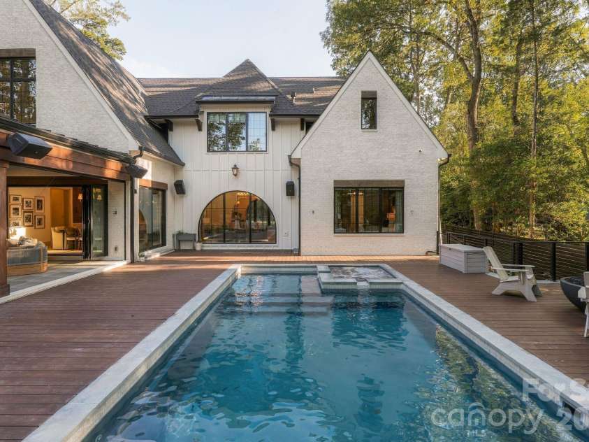 900 Jefferson Drive, Charlotte, NC 28270.  MLS# CAR4436637, YatesRealty ID 57994. 